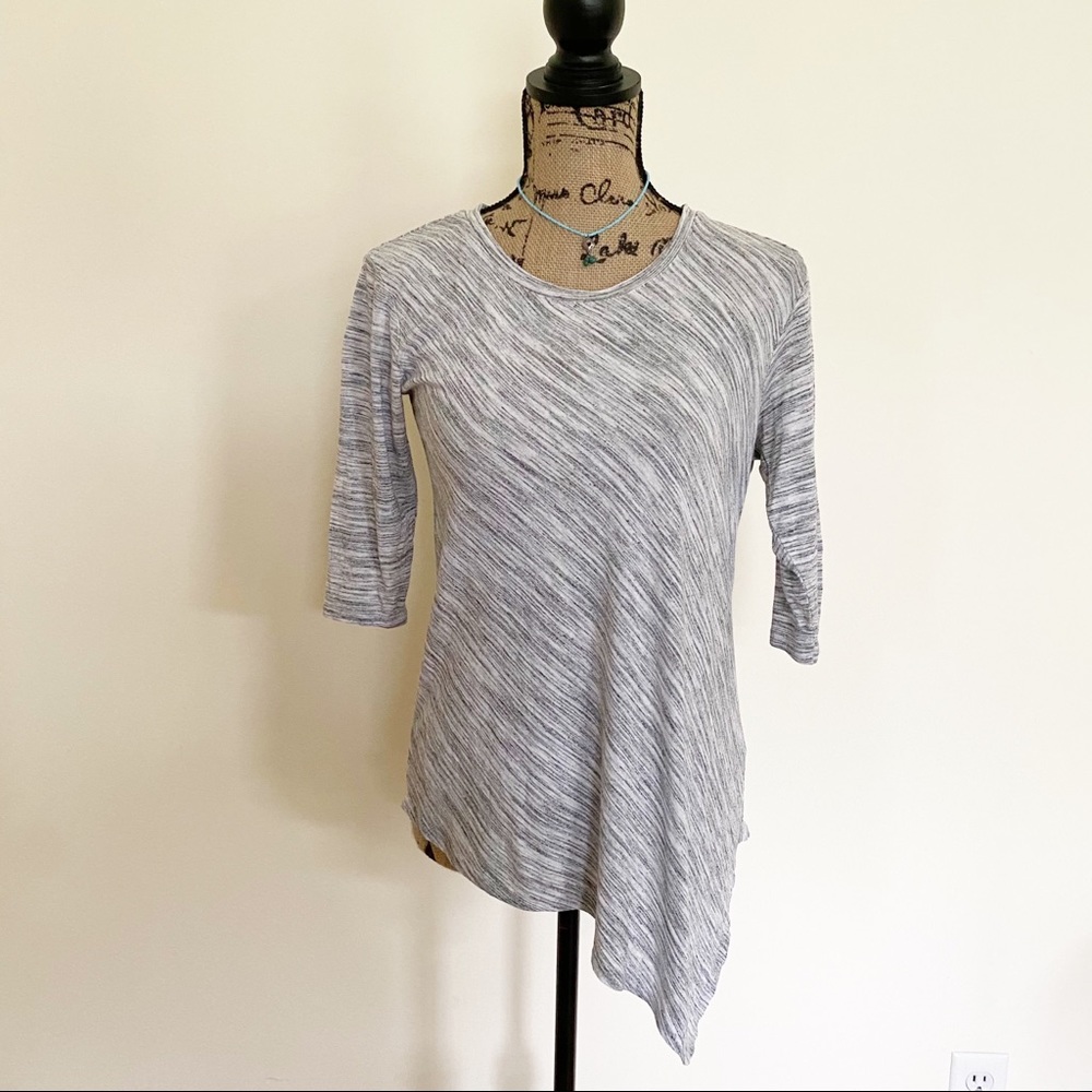 Two by Vince Camuto Heathered Grey Flowy Top